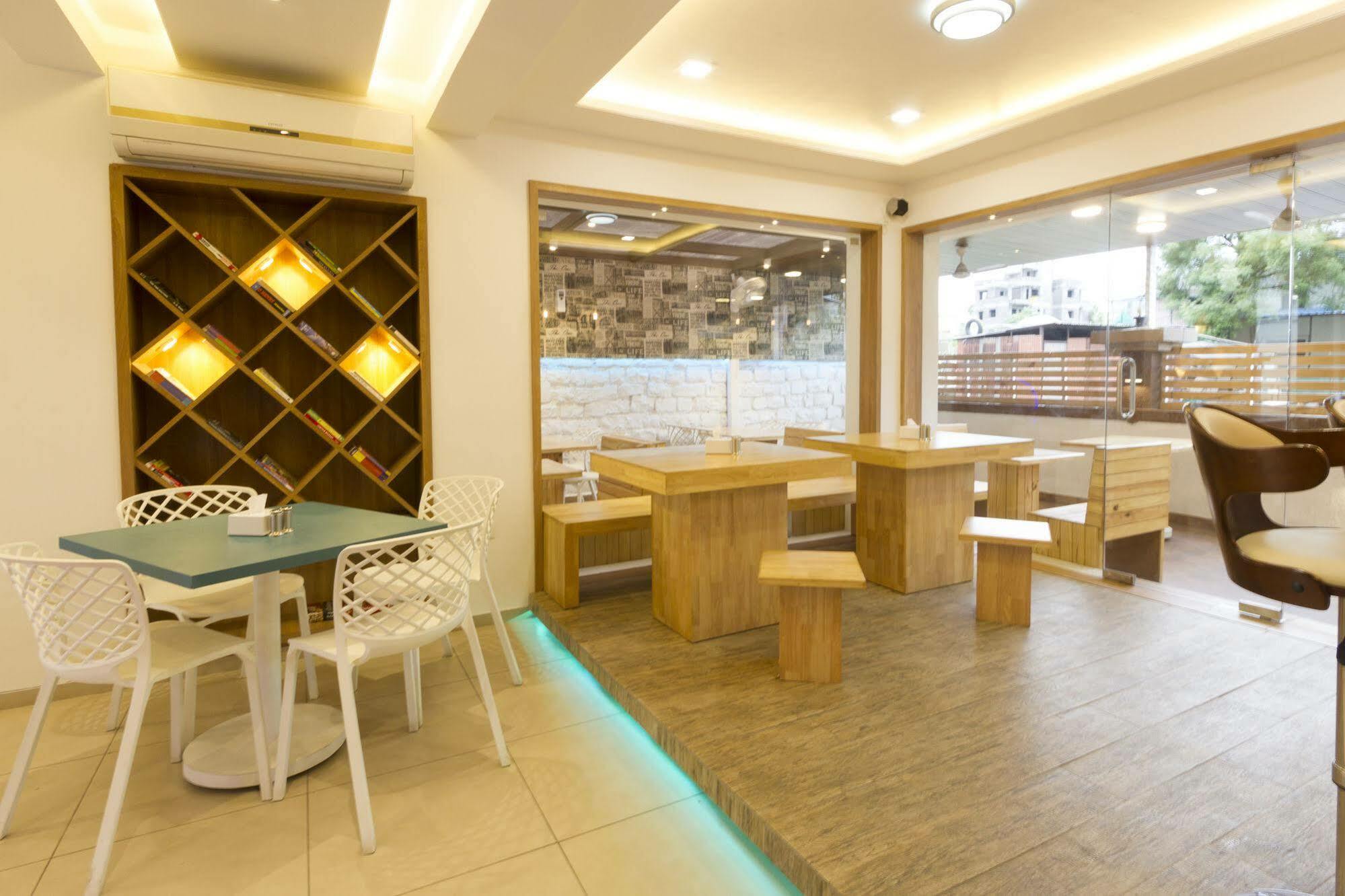 Fabhotel Imperio - Nr Baner Hill Pune Zewnętrze zdjęcie